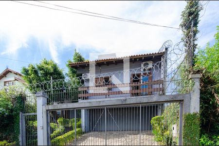 Casa à venda com 380m², 4 quartos e 3 vagasFachada
