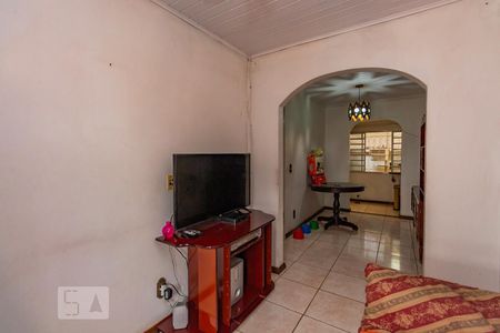 Sala  de casa à venda com 3 quartos, 200m² em Rubem Berta, Porto Alegre