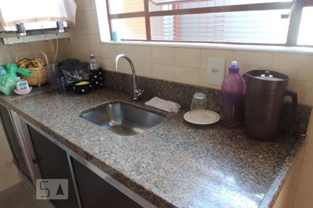 Casa para alugar com 194m², 3 quartos e 3 vagasCozinha