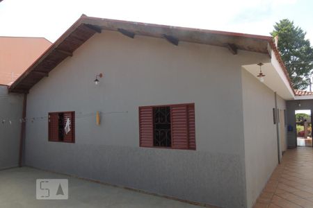 Casa para alugar com 194m², 3 quartos e 3 vagasQuintal