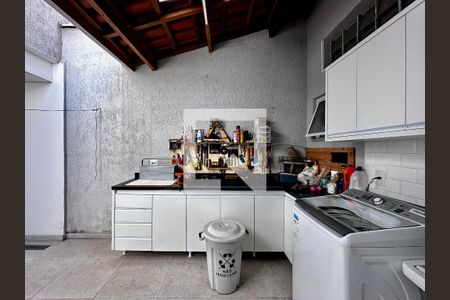 Casa à venda com 130m², 3 quartos e 2 vagasÁrea de Serviço