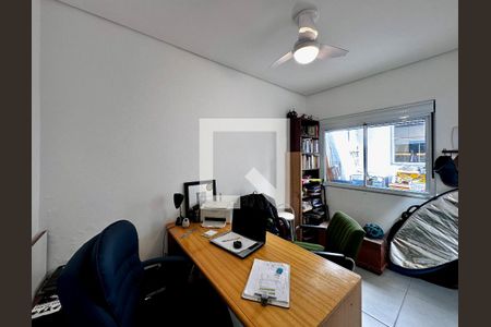 Casa à venda com 130m², 3 quartos e 2 vagasQuarto Serviço