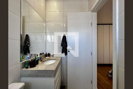 Casa à venda com 130m², 3 quartos e 2 vagasBanheiro Suíte 2