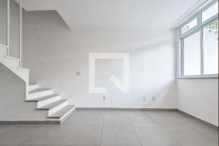 Sala  de casa à venda com 3 quartos, 130m² em Vila Congonhas, São Paulo