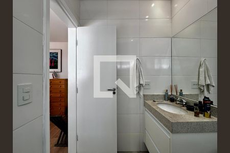 Casa à venda com 130m², 3 quartos e 2 vagasBanheiro Suíte 1