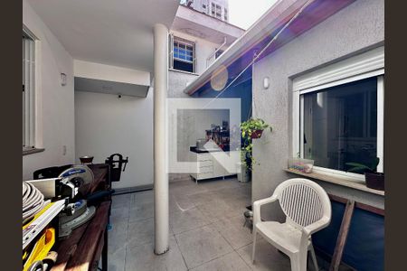 Casa à venda com 130m², 3 quartos e 2 vagasQuintal