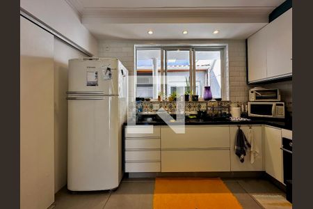 Casa à venda com 130m², 3 quartos e 2 vagasCozinha