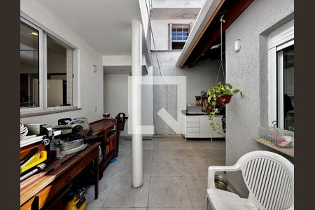 Casa à venda com 130m², 3 quartos e 2 vagasQuintal