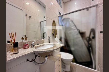 Casa à venda com 130m², 3 quartos e 2 vagasBanheiro Serviço