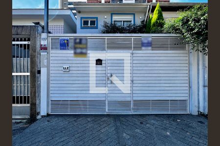 Casa à venda com 130m², 3 quartos e 2 vagasFachada + Placa