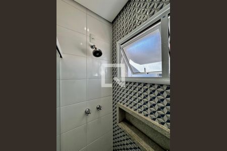 Casa à venda com 130m², 3 quartos e 2 vagasBanheiro Suíte 1