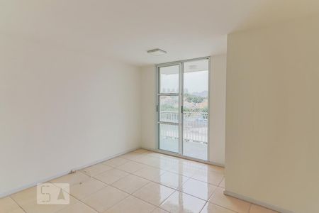 Sala de apartamento para alugar com 3 quartos, 69m² em Rio Pequeno, São Paulo