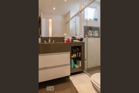 Apartamento à venda com 145m², 3 quartos e 3 vagasBanheiro da Suíte 1