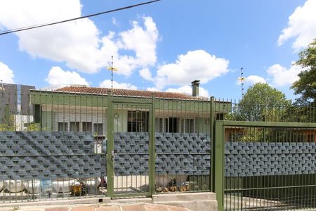 Casa à venda com 300m², 5 quartos e 5 vagasFachada