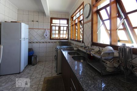 Casa à venda com 300m², 5 quartos e 5 vagasCozinha