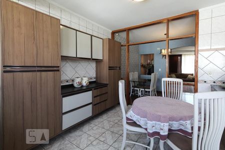 Casa à venda com 300m², 5 quartos e 5 vagasCozinha