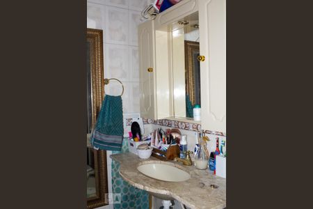 Casa à venda com 480m², 3 quartos e 5 vagasBanheiro do Quarto 2