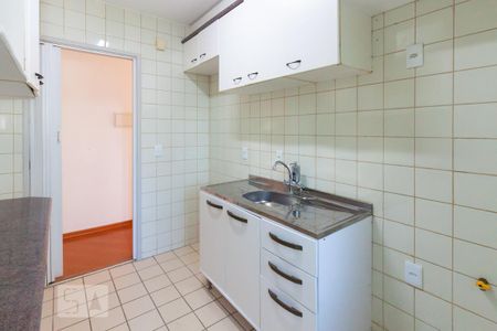 Cozinha de apartamento para alugar com 3 quartos, 65m² em Vila Lageado, São Paulo