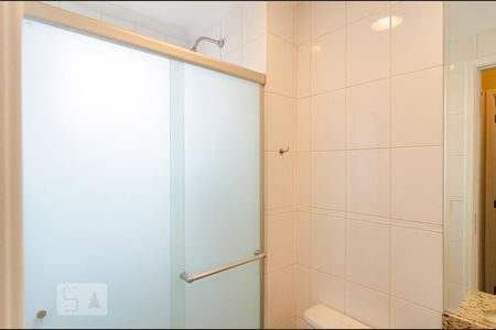 Banheiro Social de apartamento para alugar com 2 quartos, 56m² em Saúde, São Paulo