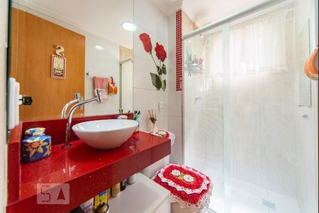 Banheiro  de apartamento à venda com 2 quartos, 60m² em Vila Valparaiso, Santo André
