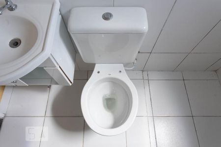 Apartamento à venda com 43m², 2 quartos e 1 vagaDetalhe banheiro