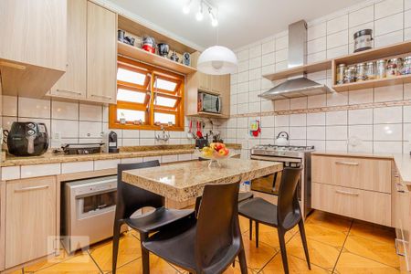 Casa para alugar com 420m², 4 quartos e 9 vagas Casa para alugar com 420m², 4 quartos e 9 vagasCozinha