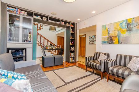 Sala de casa para alugar com 4 quartos, 420m² em Medianeira, Porto Alegre