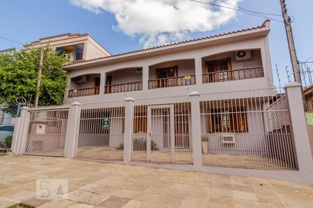 Casa para alugar com 420m², 4 quartos e 9 vagas Casa para alugar com 420m², 4 quartos e 9 vagasFacahda