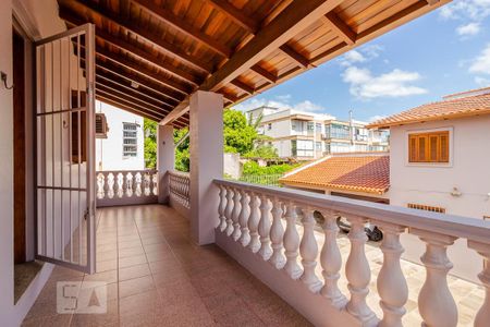 Casa para alugar com 420m², 4 quartos e 9 vagas Casa para alugar com 420m², 4 quartos e 9 vagasVaranda