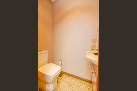 Casa para alugar com 420m², 4 quartos e 9 vagas Casa para alugar com 420m², 4 quartos e 9 vagasBanheiro 2