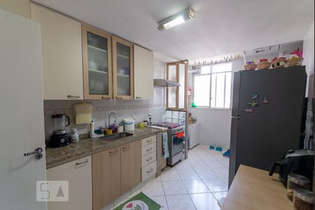 Apartamento à venda com 76m², 2 quartos e 1 vagaCozinha