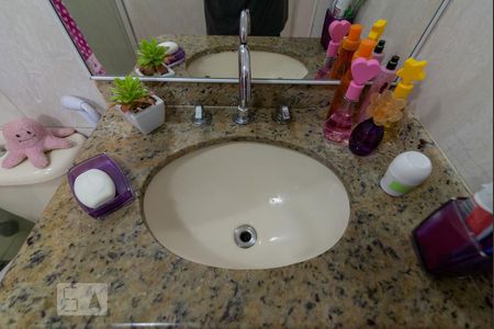 Apartamento à venda com 76m², 2 quartos e 1 vagaBanheiro Social