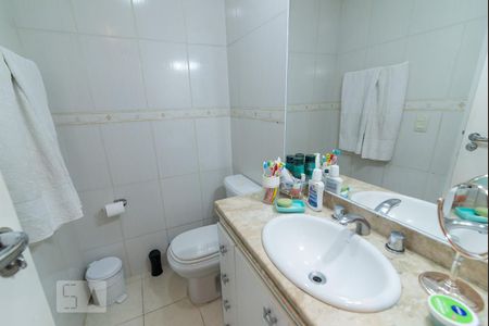 Apartamento à venda com 76m², 2 quartos e 1 vagaBanheiro da Suíte
