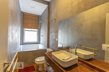 Casa à venda com 230m², 3 quartos e 1 vagaBanheiro Suíte 1