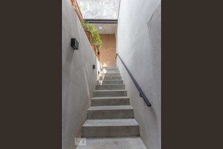 Casa à venda com 230m², 3 quartos e 1 vagaEscada Entrada