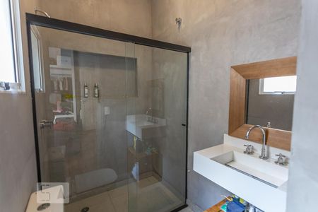 Casa à venda com 230m², 3 quartos e 1 vagaBanheiro Suíte 2