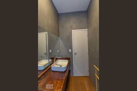 Casa à venda com 230m², 3 quartos e 1 vagaBanheiro Suíte 1