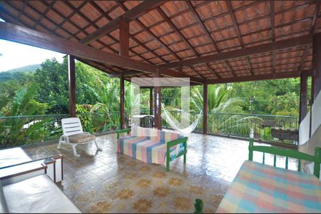 Casa à venda com 800m², 4 quartos e 5 vagas Casa à venda com 800m², 4 quartos e 5 vagasVaranda do segundo andar