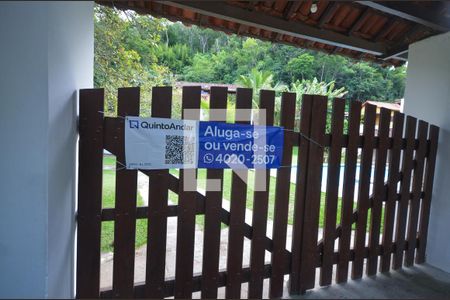 Casa à venda com 800m², 4 quartos e 5 vagas Casa à venda com 800m², 4 quartos e 5 vagasFachada