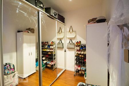 Casa à venda com 250m², 2 quartos e 3 vagasClosset