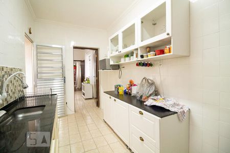 Casa à venda com 250m², 2 quartos e 3 vagasCozinha 