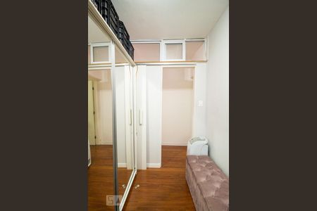 Casa à venda com 250m², 2 quartos e 3 vagasClosset