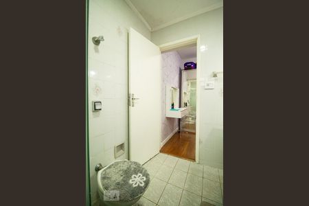 Casa à venda com 250m², 2 quartos e 3 vagasBanheiro da Suíte