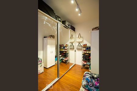 Casa à venda com 250m², 2 quartos e 3 vagasClosset