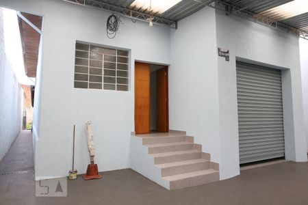 Casa para alugar com 100m², 2 quartos e 3 vagasFachada Interna
