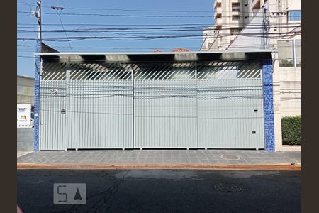 Casa para alugar com 100m², 2 quartos e 3 vagasFachada