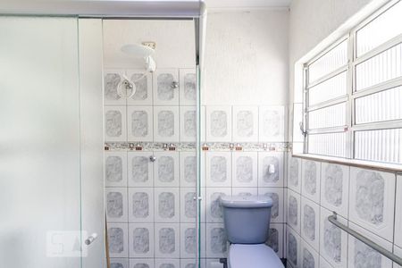 Casa à venda com 256m², 3 quartos e 3 vagasBanheiro 