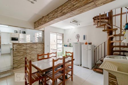 Casa à venda com 256m², 3 quartos e 3 vagasÁrea de Serviço