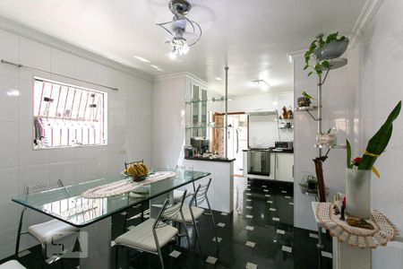 Casa à venda com 104m², 3 quartos e 3 vagasCozinha