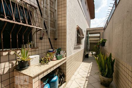 Casa à venda com 104m², 3 quartos e 3 vagasQuintal